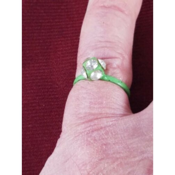 NWT! Womens Chuns Fashions Ring Green Band Clear Stones One Size Bling Jewelry - Picture 5 of 6